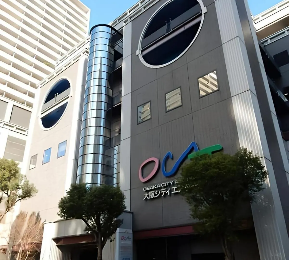 Luxury 3 Bedroom Namba Skyscraper - 400 Ft High & 300 Sq Ft Wrap Around Balcony - 112 Sq Meters - 1,200 Sq Ft - Parking - 180 Degrees City Views - 2024 Toyota Voxy Can Be Packaged With Ōsaka Apartment