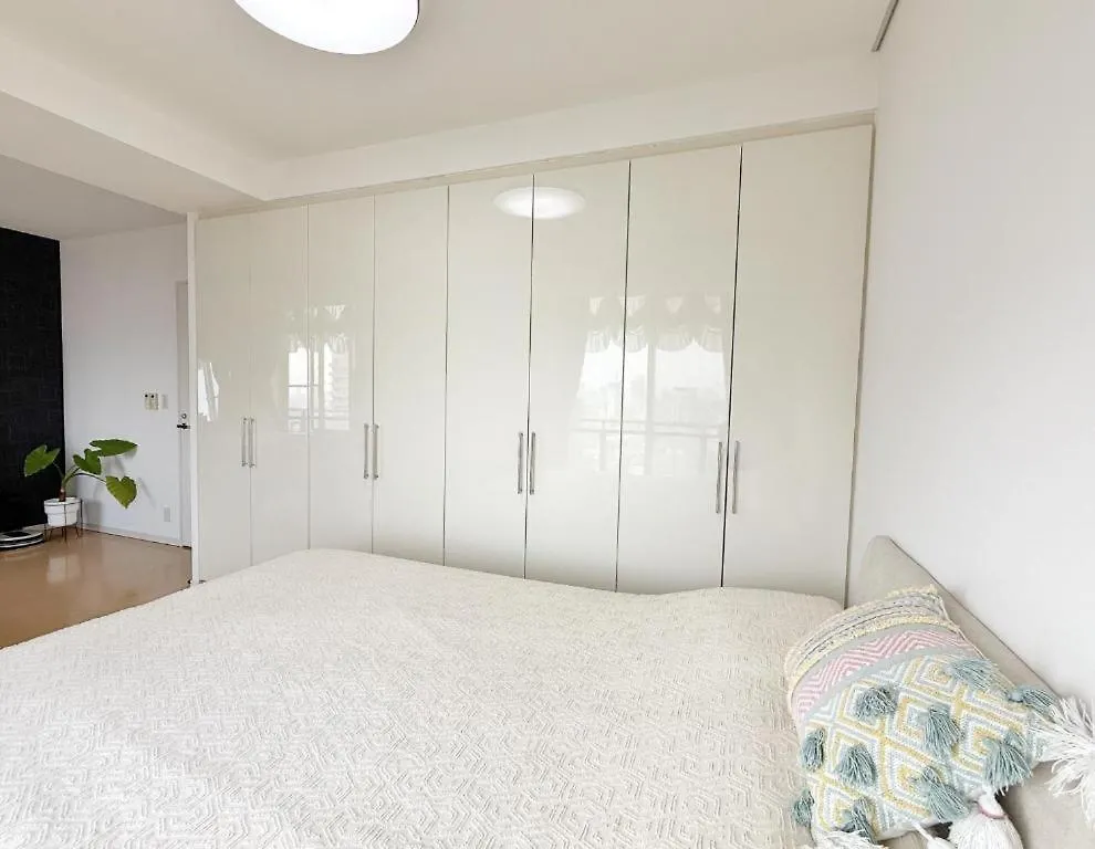 Apartment Luxury 3 Bedroom Namba Skyscraper - 400 Ft High & 300 Sq Ft Wrap Around Balcony - 112 Sq Meters - 1,200 Sq Ft - Parking - 180 Degrees City Views - 2024 Toyota Voxy Can Be Packaged With Ōsaka