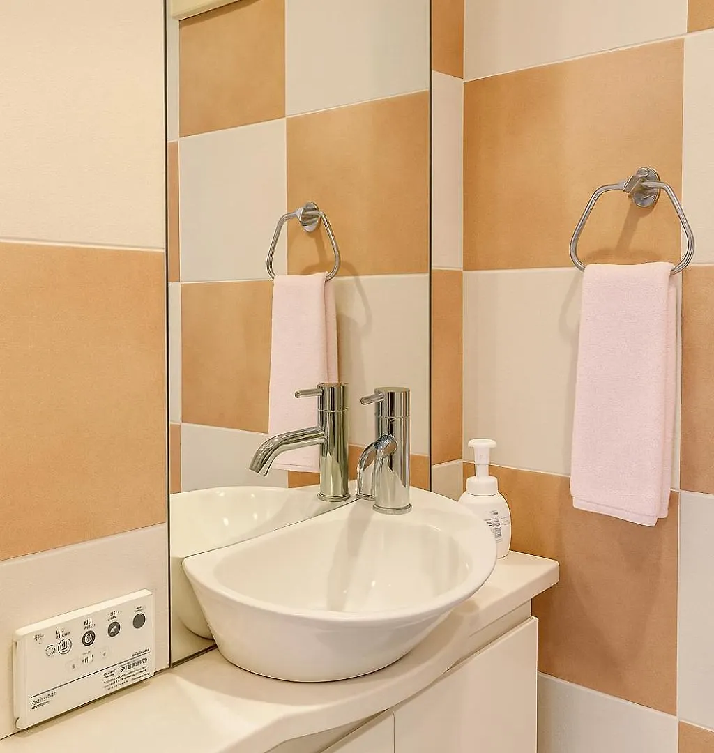 Luxury 3 Bedroom Namba Skyscraper - 400 Ft High & 300 Sq Ft Wrap Around Balcony - 112 Sq Meters - 1,200 Sq Ft - Parking - 180 Degrees City Views - 2024 Toyota Voxy Can Be Packaged With Osaka Daire