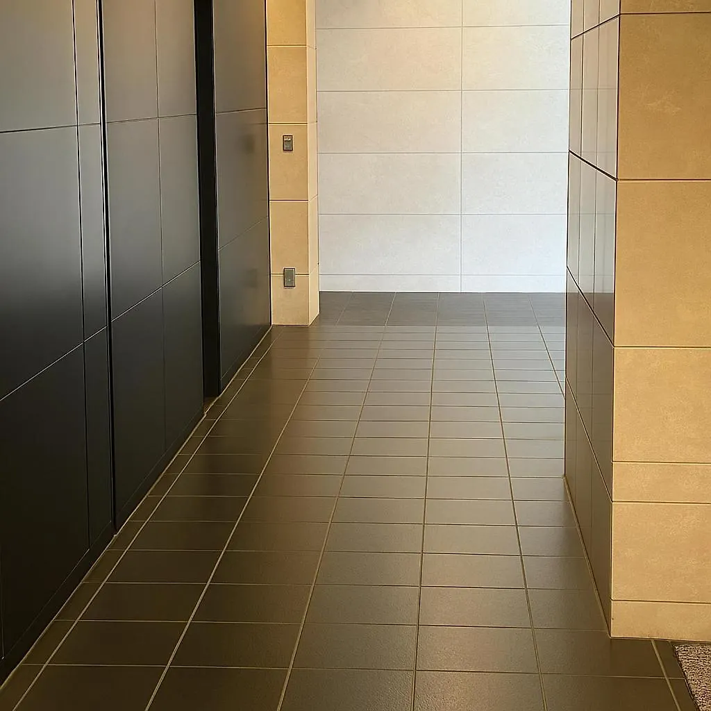 Luxury 3 Bedroom Namba Skyscraper - 400 Ft High & 300 Sq Ft Wrap Around Balcony - 112 Sq Meters - 1,200 Sq Ft - Parking - 180 Degrees City Views - 2024 Toyota Voxy Can Be Packaged With Osaka Japonya