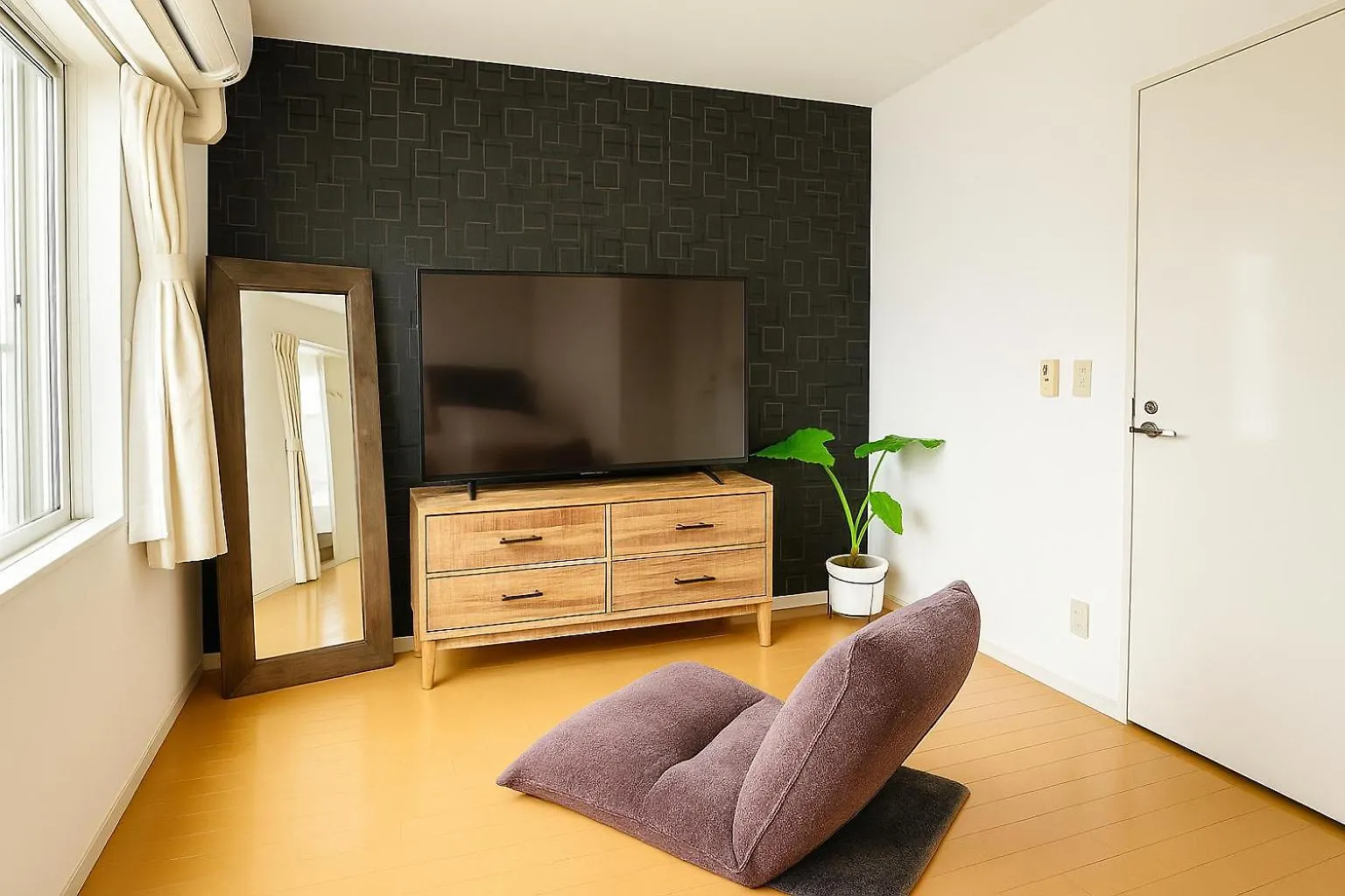 Luxury 3 Bedroom Namba Skyscraper - 400 Ft High & 300 Sq Ft Wrap Around Balcony - 112 Sq Meters - 1,200 Sq Ft - Parking - 180 Degrees City Views - 2024 Toyota Voxy Can Be Packaged With Osaka